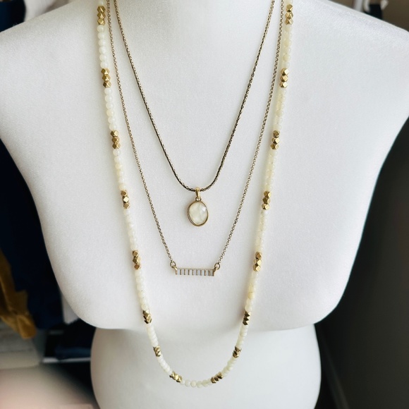 Lucky Brand cream & gold three strand necklace - Picture 2 of 5